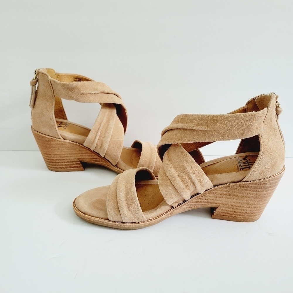 New Sofft Samoa Beige Suede Leather Sandals Size 6.5